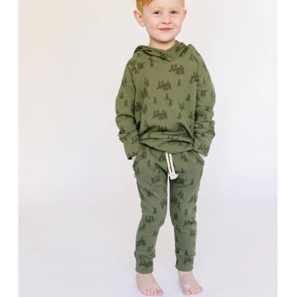 Childhoods Clothing Trees Set - Picture 3 of 7